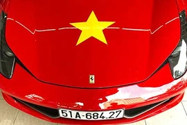 Siêu xe Ferrari tiền tỷ cổ vũ đội tuyển U23 Việt Nam
