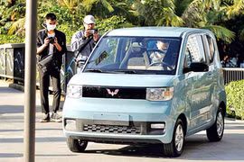 Mẫu xe nào nhanh mất giá?