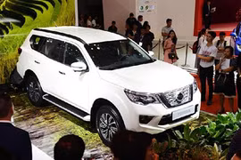 Nissan Terra giảm giá cạnh tranh Ford Everest tại Việt Nam
