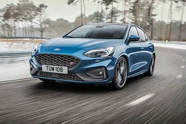 Chi tiết Ford Focus ST 2019 mạnh mẽ và hầm hố hơn 