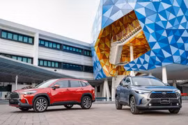 Toyota Corolla Cross giảm giá niêm yết, về mốc từ 755 triệu đồng
