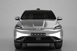 SUV điện Trung Quốc “nhái” Tesla Model X giá 780 triệu 