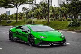 Siêu xe Lamborghini Huracan biển "lộc phát" rực rỡ tại Sài Gòn 