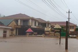 Mưa lũ miền Trung: 5 người chết, hơn 15.000 nhà bị ngập