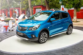 Vinfast Fadil giá 336 triệu đồng có gì để “đấu” Toyota Wigo?