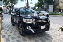 Chi tiết Toyota Land Cruiser 2021 cũ hơn 5 tỷ đồng ở Hà Nội