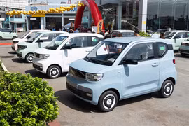 VinFast VF3 vừa báo giá, Wuling Hongguang Mini EV giảm còn 179 triệu