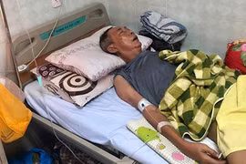 Sốt và hôn mê, nghệ sĩ Lê Bình đang rơi vào tình trạng nguy kịch 