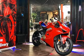 Cận cảnh siêu môtô Ducati V4 giá 760 triệu tại Hà Nội 