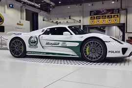 Porsche 918 Spyder ra nhập lực lượng cảnh sát Dubai
