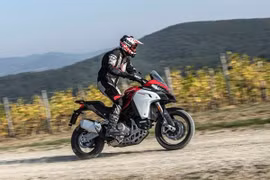 "Hàng nóng" Ducati Multistrada V4 2021 mới lộ diện