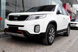 Kia Sorento 2017 mới "chốt giá" từ 848 triệu tại Việt Nam