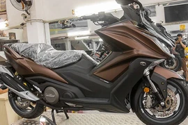 "Đập thùng" xe ga Kymco AK550 mới gần 400 triệu ở Sài Gòn