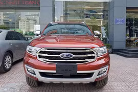 Ford Everest xả hàng, giảm giá đến 200 triệu 
