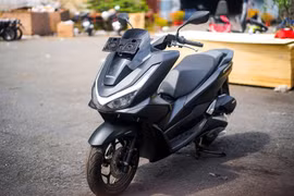 Cận cảnh Honda PCX 2025 tại Việt Nam, "ăn xăng" 2,198L/100km