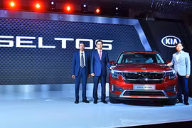 SUV Kia Seltos chỉ 314 triệu đồng "cháy hàng" tại Ấn Độ