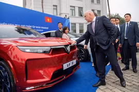 Thủ tướng New Zealand ấn tượng với dàn xe điện VinFast