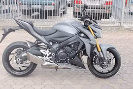 Naked bike Suzuki GSX-S1000 2015 đầu tiên về Hà Nội có gì?