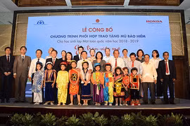 HVN tặng gần 2 triệu mũ bảo hiểm cho học sinh lớp 1