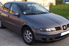 Phác thảo 2 xe ôtô của nhóm khủng bố sử dụng tại Pháp