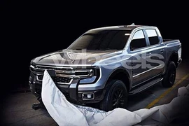 Bán tải Ford Ranger hoàn toàn mới bất ngờ "lộ hàng"