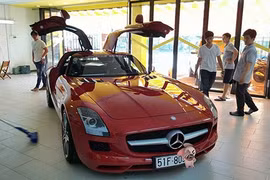 Siêu xe "cánh chim" Mercedes SLS AMG 12 tỷ trên phố Việt 