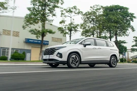 Gia đình 6 người có nên mua xe Hyundai Custin?