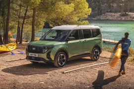 Mẫu xe MPV mới của Ford chuẩn bị được ra mắt 