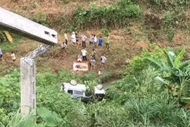 Lào Cai: Nghi dạy vợ tập lái xe, ô tô lao xuống vực khiến chồng chết