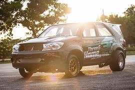 Toyota Fortuner đời đầu độ “quái thú” hơn 800 mã lực