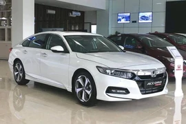 Để tăng doanh số, Honda Accord tiếp tục được giảm giá tới 220 triệu đồng 