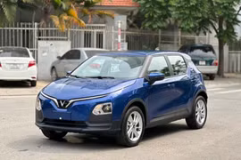 "Bí kíp bỏ túi" khi lái ôtô điện dường dài chơi Tết