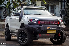 Chi 300 triệu độ Ford Ranger Wildtrak "cực gấu" ở Sài Gòn