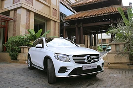 Mercedes GLC 300 giá 2,03 tỷ "cập bến" cố đô Huế