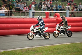 Xem dàn "xế nổ" Honda đốt cháy sân vận động Bà Rịa