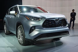 Toyota Highlander thế hệ hoàn toàn mới chính thức lộ diện 