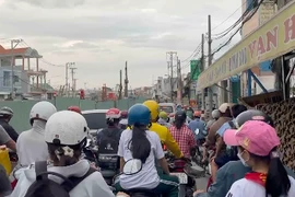 TP HCM: Điểm nóng ùn tắc kéo dài trên quốc lộ 1A