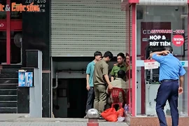 TPHCM: Bắt đối tượng cầm búa đập trụ ATM ngân hàng trộm tài sản