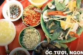 Video: Những món ăn nhanh nên thử tại phố cổ Hà Nội