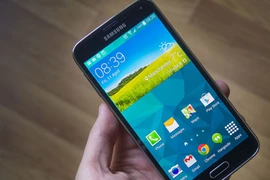 Điểm tin: Mua Galaxy S5 giá 2 triệu