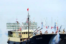 Trung Quốc lộng hành, cấm đánh bắt cá trên Biển Đông