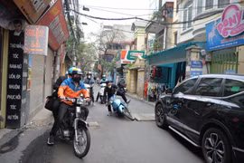 Hà Nội: Hàng trăm hố ga giăng bẫy tuyến đường Định Công Thượng