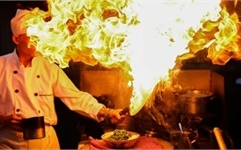 Quán “phở lửa” mỗi ngày chỉ làm 10 bát, khách trả 2 triệu không bán