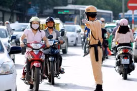 Thủ tướng: Không để người dân về quê ăn Tết chậm do thiếu phương tiện