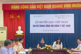Lễ chuyển giao và tiếp nhận Chi bộ Hội Đông y Việt Nam