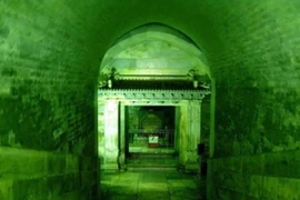 Tan hoang lăng mộ của vua Càn Long và Từ Hy Thái Hậu sau vụ trộm 