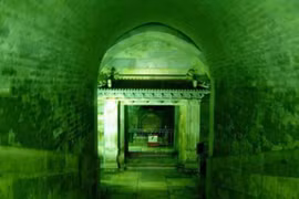 Tan hoang lăng mộ của vua Càn Long và Từ Hy Thái Hậu sau vụ trộm 