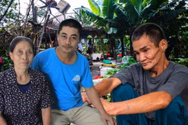 Sự thật hoàn cảnh cựu chiến binh sống trong lều hoang, nhặt ve chai ở Hà Nội