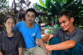 Sự thật hoàn cảnh cựu chiến binh sống trong lều hoang, nhặt ve chai ở Hà Nội