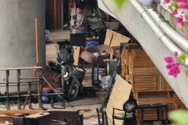 Cây cầu đẹp nhất tỉnh Quảng Ninh bị bãi chất thải bủa vây 